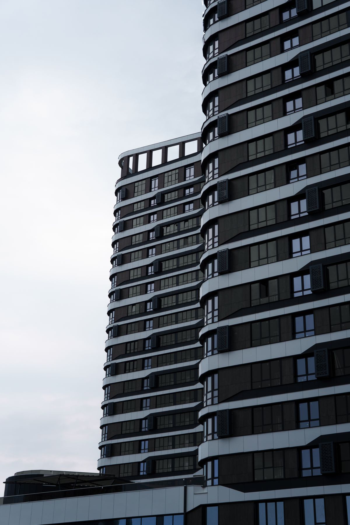 Contemporary urban skyscraper facade